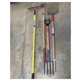 METAL RAKE, PITCHFORK, HAY FORK, SM. RAKE