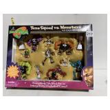 SPACE JAM TUNE SQUAD VS MONSTERS FULL COURT GIFT