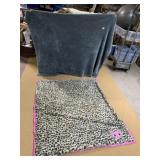 2 PLUSH THROW BLANKETS