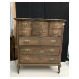 ANTIQUE OAK CHEST OF DRAWERS W/ BOW FRONT BONNET