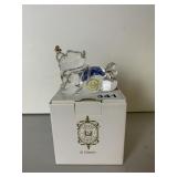 LENOX CRYSTAL WINNIE THE POOH WITH GOLD BEE ON