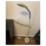 VERILUX LAMP WITH MAGNIFIER