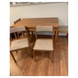 KITCHEN TABLE & 4 CHAIRS, 29" H X 51" W X 33.5"