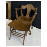 OAK CARVED NORTHWIND ARMCHAIR AND OTTOMAN 35" H X