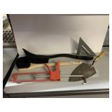 ICE SCRAPER, CAULKING GUN, TROUGH, ANGLE