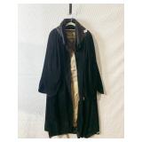 EARLY 1900S BLACK VELVET CAPE INSIDE LINING IS
