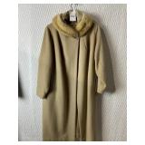 GIMBELS BROS LADIES TAN COAT WITH MINK COLLAR