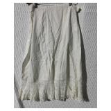 WHITE COTTON W/ LACE BOTTOM SKIRT 32 W X 34" L