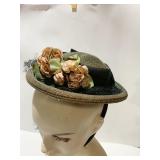 EARLY CHILDS GREEN STRAW HAT WITH FLOWERS CHIN