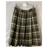 VINTAGE GREEN PLAID PLEATED SKIRT SOFT POSSIBLE
