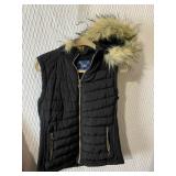 YMI SIZE MED BLACK CONTOUR FIT PUFFY VEST WITH