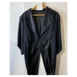 VINTAGE RICHMOND BROS TUXEDO JACKET SHOULDERS