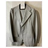 MENï¿½S YVES ST LAURENT SUIT SIZE 38 THREE PC