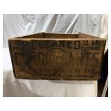 CLEANED 50 LB. BROWN & BROS. CURRANTS WOOD BOX