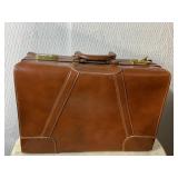 VINTAGE BROWN LEATHER SUITCASE