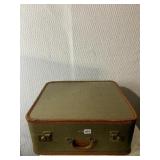 VINTAGE SUITCASE TRAVELLA 21"X18"X9"