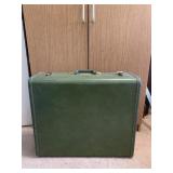 VINTAGE HARD SIDED GREEN SAMSONITE SUITCASE