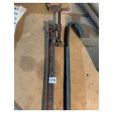 POLE CLAMP AND CROWBAR
