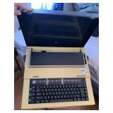 BROTHER COMPATRIOTIC 60 TYPEWRITER IN CASE