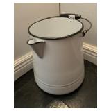 METAL KETTLE NO LID 11" H