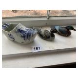 DEFT SHOE, BROKEN, WOODEN DUCKS