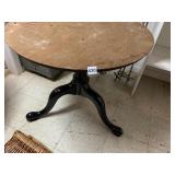 TABLE WITH NO TOP 27.5 H X 29.5 W