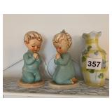 GOEBEL FULL BEE GIRL& BOY PRAYING, VASE