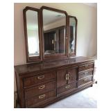 THOMASVILLE DRESSER 9 DRAWER WITH TRIFOLD MIRROR