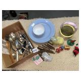 VINTAGE HAIR CLIPS, PLATES ETC.