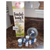 FENCHEL-HONIG N AND MINI SALT AND PEPPER SHAKERS