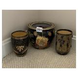 DECORATIVE PLANTER, 2 MUGS DAMAGED