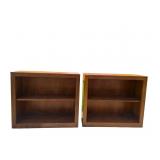 PAIR OF ETHAN ALLEN PINE COLOR WOOD BOOKCASES 32L