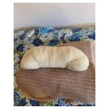 NECK PILLOW AND BLANKET AND FLOWER BEDSPREAD