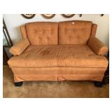 VINTAGE LOVESEAT SURRY COLLECTION W/ COVER