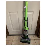 BISSELL FLOOR CLEANER