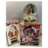 GRANDEUR NOEL SNOW GLOBE, METALLIC CERAMIC SANTA