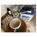 ROUND UP W/ SPRAYER 2 CONTAINERS