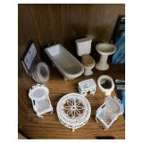 DOLL HOUSE FURNITURE W/ BATH SET