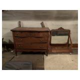 4 DRAWER BOW FRONT OAK DRESSER W/ TILT MIRROR