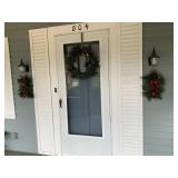 WREATH AND GREENS ACCENT