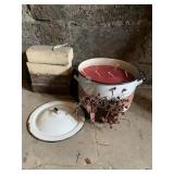 PORCELAIN PAN LARGE W/ CANDLE