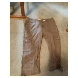 WOMENï¿½S LEVI BERMUDA SHORTS SIZE 4