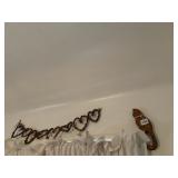 CAT CORNER SITTER WITH SWAG