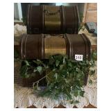 BOX WITH ARTIFICIAL FLOWERS