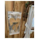 WOODEN HANGING HEART AND SWAG WITH ARTIFICIAL IVY