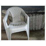 2 PLASTIC CHAIRS