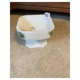 CONSOLIDATED DISH WITH HAND PAINTED IVY DESIGN