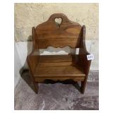 WOOD CHILD CHAIR AND TRAY