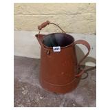 METAL PITCHER W/ HANDLE