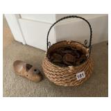 BASKET WITH WOODEN SHOE FORM